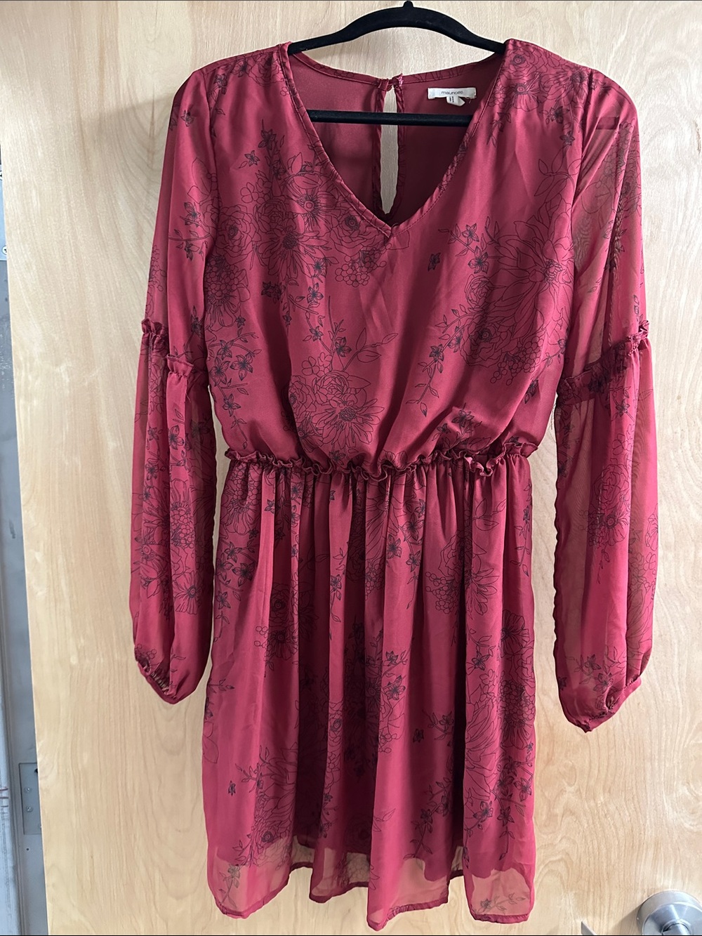 Women’s Floral V-Neck Long Sleeve Dress in Wine